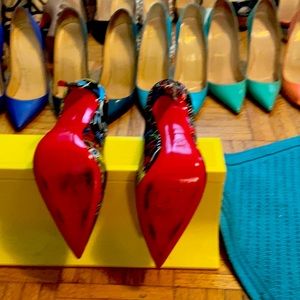 Christian louboutin print so Kate sizes 38